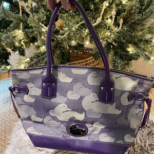 Vintage Dooney & Bourke Putpl Tortoise Emblem Shoulder Bag